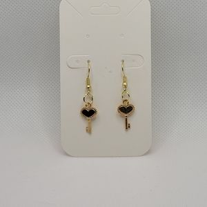 🗝ADORABLE🗝 HEART KEY HOOK EARRINGS